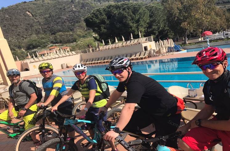 Oktober radurlaub 7=6 – bike hotel und apartments für bikers am meer Ligurien Finale Ligure